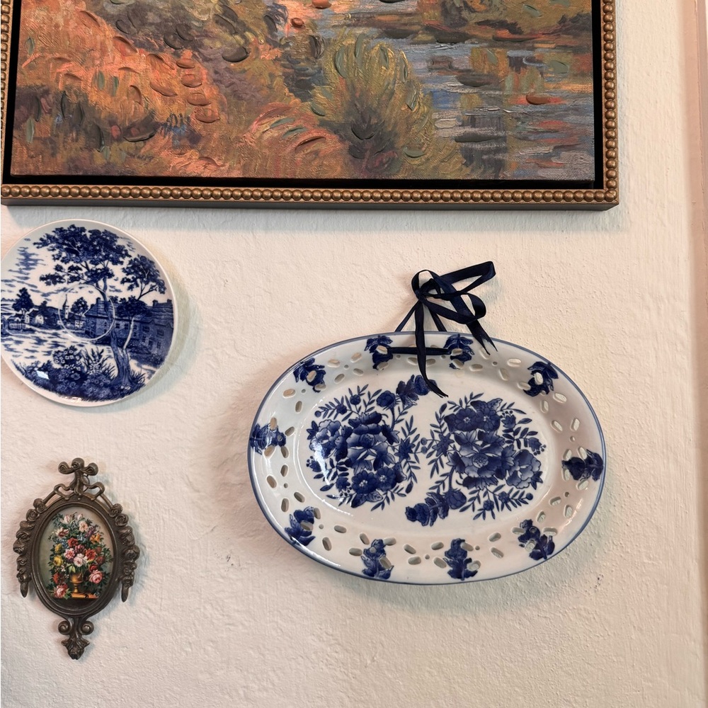 SOLD Vintage blue flower chinoiserie platter-tray-dish-plate